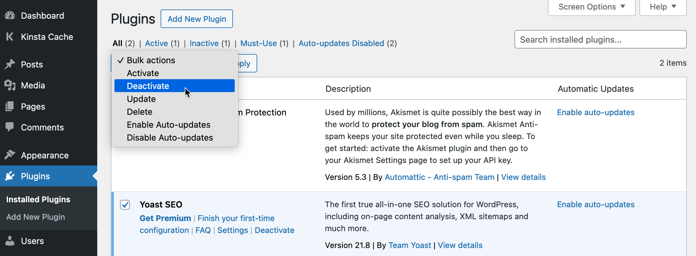 Captura de tela da página de plugins do WordPress e do menu suspenso de Ações em Massa.
