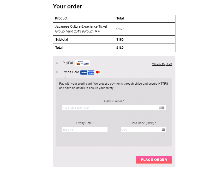 Página de pago de WooCommerce con opciones de Stripe y Paypal.